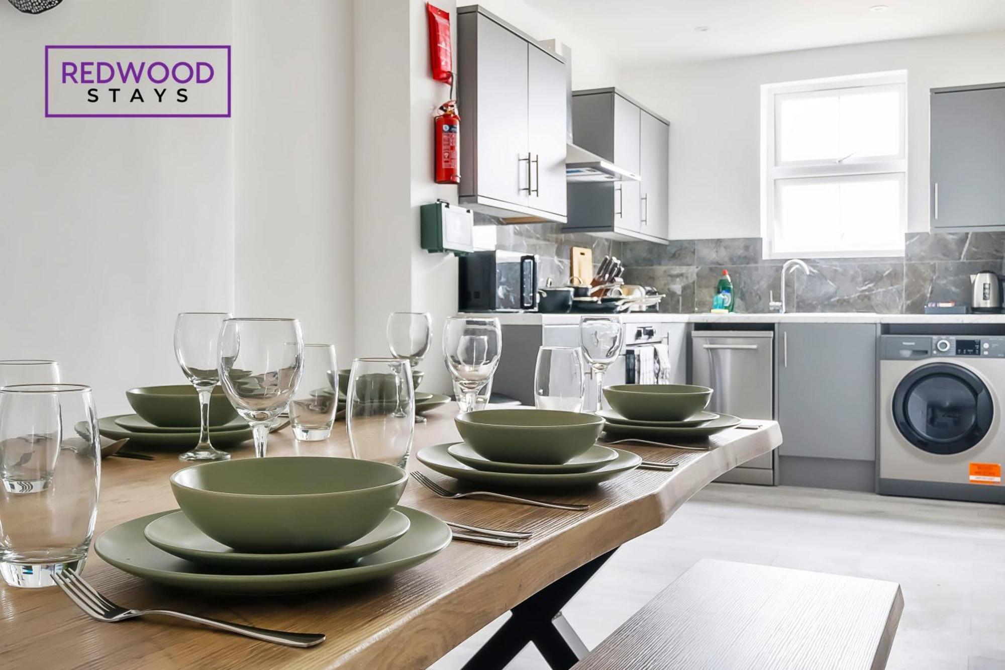Brand New, 2 Bed 1 Bath, Modern Town Center Apartment, Free Wifi & Netflix By Redwood Stays Aldershot Ngoại thất bức ảnh
