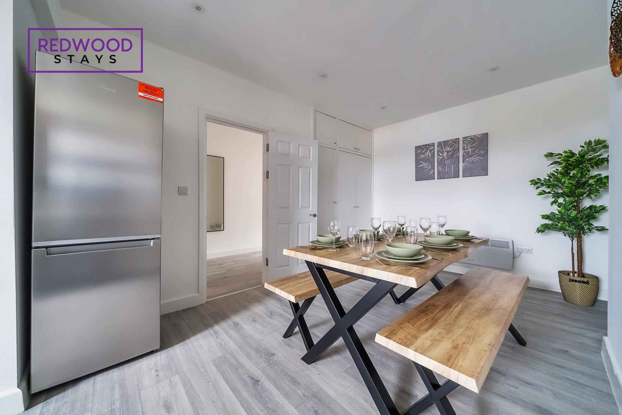 Brand New, 2 Bed 1 Bath, Modern Town Center Apartment, Free Wifi & Netflix By Redwood Stays Aldershot Ngoại thất bức ảnh